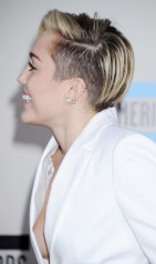 Miley Cyrus фото №681536
