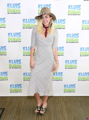 Miley Cyrus – Elvis Duran Z100 Morning Show in NYC фото №965505