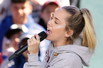 Miley Cyrus – March For Our Lives Event in LA  фото №1056718