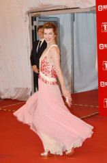 Milla Jovovich – Golden Goblet Awards and Closing Ceremony in Shanghai фото №978214