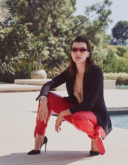 Milla Jovovich – Elle Magazine Italia April 2019 фото №1160316