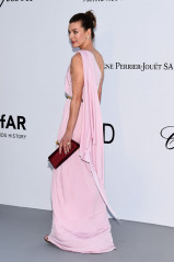 Milla Jovovich-amfAR’s Cinema Against AIDS Gala in Cannes фото №1071496