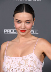 Miranda Kerr - Baby2Baby 10-Year Gala in LA 11/13/2021 фото №1321701