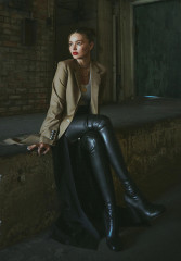 Miranda Kerr by Greg Swales for LUISAVIAROMA (2022) фото №1345117