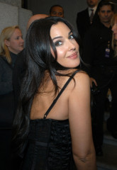 Monica Bellucci - GQ Men of the Year Awards in NY 10/21/2003 фото №1165789
