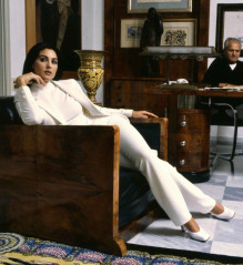 Monica Bellucci & Gianni Versace by Jean-Marie Perier || 1995 фото №1284400