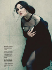 Monica Bellucci & Deva Cassel by Paolo Roversi for Vogue Italia // July 2021 фото №1301738