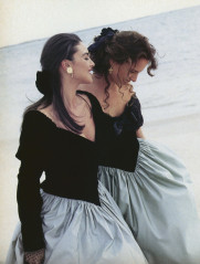 Monica Bellucci for Modern Bride 1990 фото №1373415