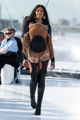 Alexander McQueen Spring/Summer 2023 Fashion Show in Paris фото №1353213
