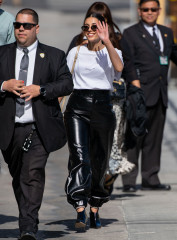 Naomi Scott Arriving At Jimmy Kimmel Live InLosAngeles- 05/20/2019 фото №1217176