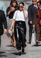 Naomi Scott Arriving At Jimmy Kimmel Live InLosAngeles- 05/20/2019 фото №1217172