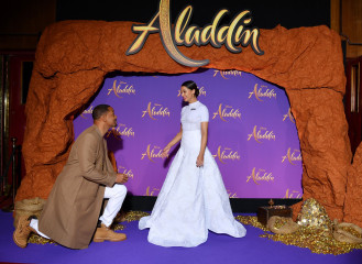 Naomi Scott - "Aladdin" Premiere in Paris || 2019 фото №1213943