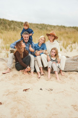 Naomi Watts & Family by Ben Watts for Hamptons || 2020 фото №1281826