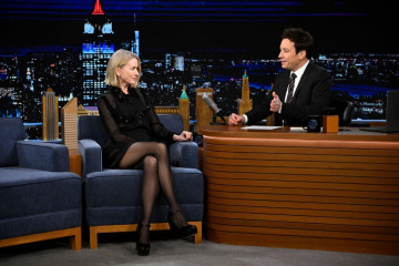 Naomi Watts – The Tonight Show Starring Jimmy Fallon фото №1386545