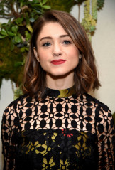 Natalia Dyer – AFI Awards Luncheon in Los Angeles 1/6/ 2017 фото №1046970