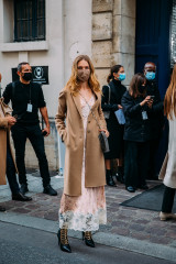 Natalia Vodianova - Paco Rabanne Spring/Summer 2021 Fashion Show in Paris фото №1278559