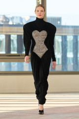 Natalia Vodianova for Stella McCartney F/W 2025 фото №1416349