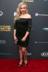 Natalie Alyn Lind – 25th Annual Movieguide Awards in Universal City фото №939999