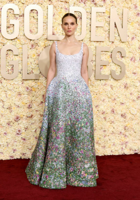 Natalie Portman – Golden Globe Awards 2024 фото №1384593