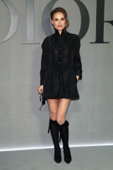 Natalie Portman – at Dior Fall 2025 Fashion Show  фото №1413469