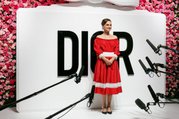 Natalie Portman – Dior for Love’ Event at Terrada Warehouse in Tokyo  фото №983294