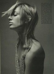 Natasha Vojnovic ~ Vogue Italia April 2002 by Antonio Spinoza фото №1386959