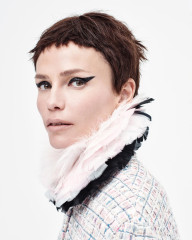Natasha Poly ~ Vogue France February 2025 by Willy Vanderperre фото №1411809