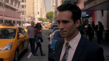 Nestor Carbonell - Ringer (2011) 1x02 'She's Ruining Everything' фото №1305364
