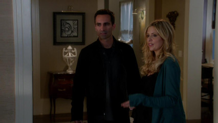 Nestor Carbonell-Ringer (2012)1x20 If You're Just an Evil Bitch Then Get Over It фото №1293405