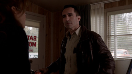 Nestor Carbonell - Bates Motel (2014) 2x09 'The Box' фото №1321027