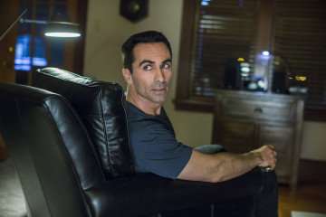 Nestor Carbonell - Bates Motel (2015) 3x05 'The Deal' фото №1282446