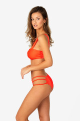 Nicola Cavanis – Bikini Photoshoot for Lenasia @fashion.zone March 2019 фото №1174286