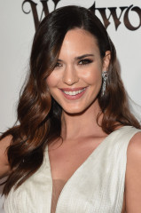 Odette Annable фото №859480