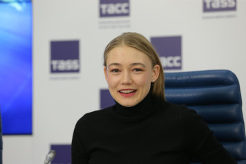Оксана Акиньшина на пресс-конференции фильма "Рассвет" 23/01/19 фото №1143016
