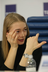 Оксана Акиньшина на пресс-конференции фильма "Рассвет" 23/01/19 фото №1143015