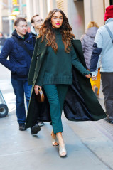 Olivia Culpo in Olive Green Outfit out in Manhattan фото №942491