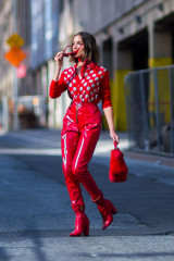 Olivia Culpo is Looking All Stylish – NYC  фото №1000868