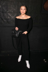 Olivia Holt – The Sayers Club in Hollywood 12/03/2019 фото №1236442