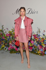 Olivia Holt-Miss Dior Millefiori Garden Event  фото №1340277