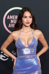 Olivia Rodrigo - 49th Annual American Music Awards in Los Angeles 11/21/2021 фото №1323530