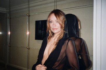 Olivia Wilde - Saint Laurent Fashion Show at Paris Fashion Week 02/28/2023 фото №1365291