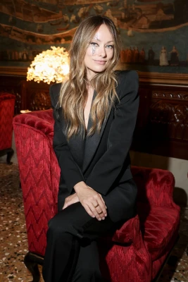 Olivia Wilde - 'Variety' Dinner in Venice 09/05/2022 фото №1350602