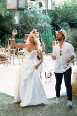 Pamela Anderson – Opening of Her Ephemeral Vegan Restaurant “La Table du Marché  фото №980585