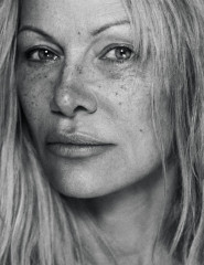 Pamela Anderson ~ WWD Magazine February 2023 фото №1365127