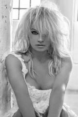 Pamela Anderson – Photoshoot 2020 фото №1260259