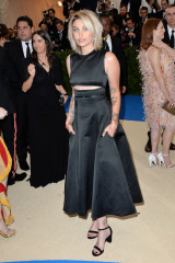 Paris Jackson at MET Gala in New York фото №961400