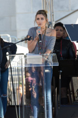 Paris Jackson at the Womens March 2018 in LA фото №1033826