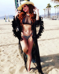 PHOEBE PRICE at a Photoshoot in Venice Beach 01/30/2020 фото №1245083