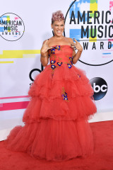 Pink – American Music Awards 2017 in Los Angeles фото №1013982