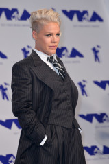 Pink – MTV Video Music Awards in Los Angeles  фото №991234